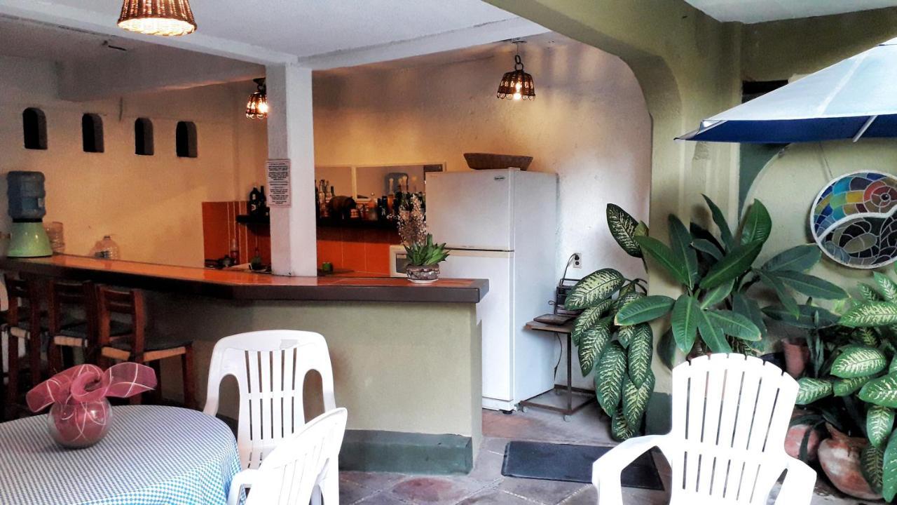 Solimar Inn Suites Zihuatanejo Exterior photo