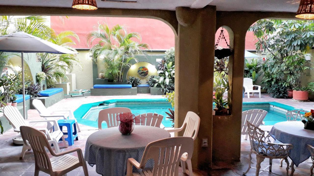 Solimar Inn Suites Zihuatanejo Exterior photo