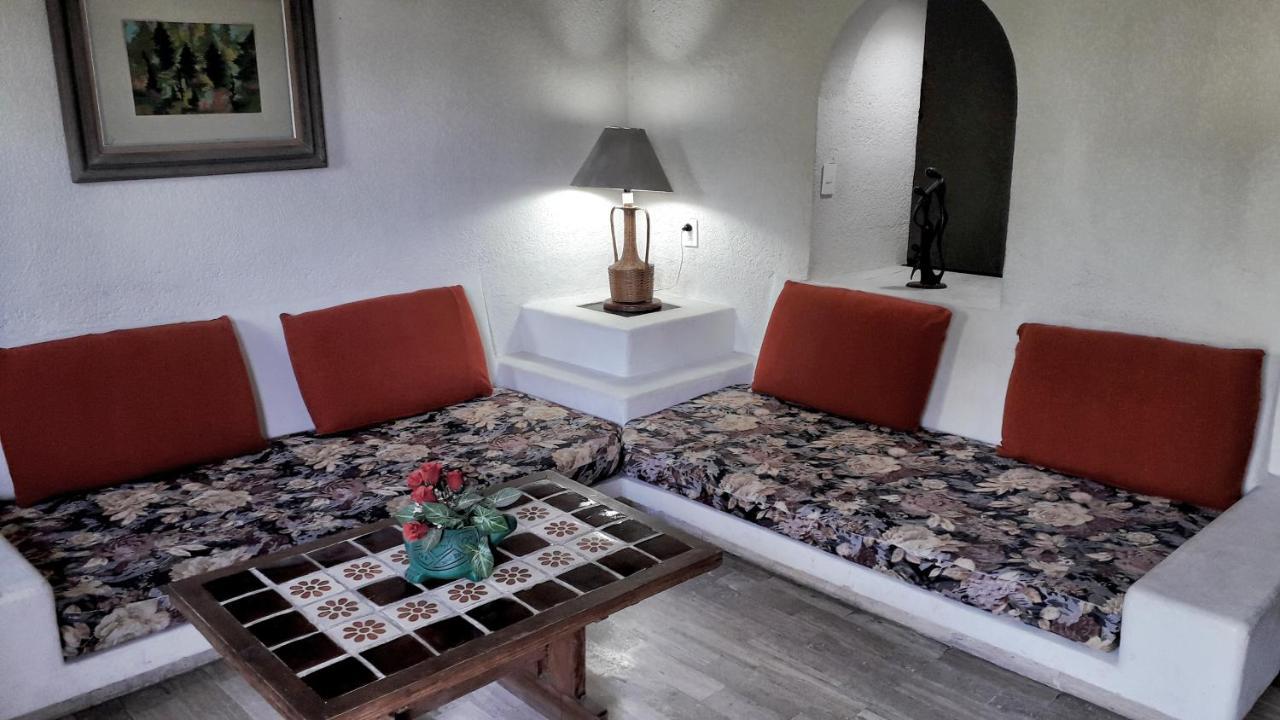 Solimar Inn Suites Zihuatanejo Exterior photo