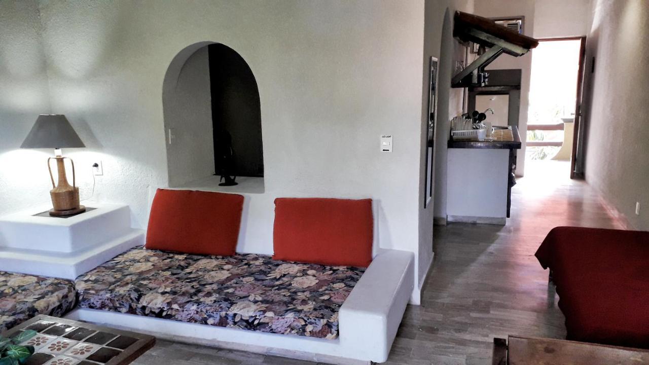 Solimar Inn Suites Zihuatanejo Exterior photo