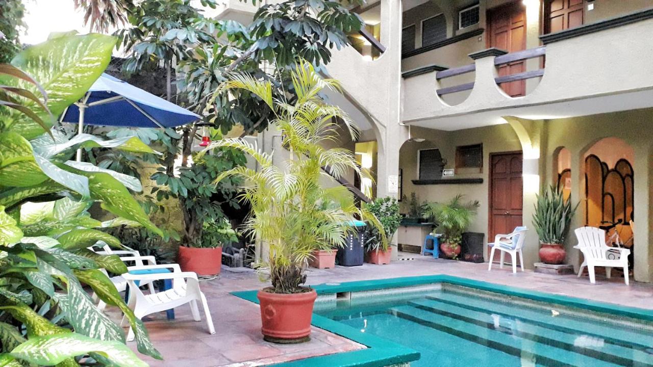 Solimar Inn Suites Zihuatanejo Exterior photo