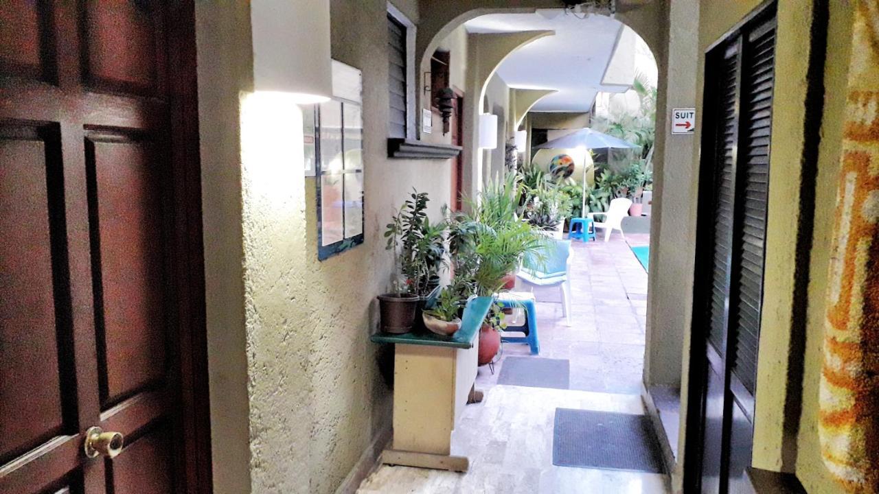Solimar Inn Suites Zihuatanejo Exterior photo