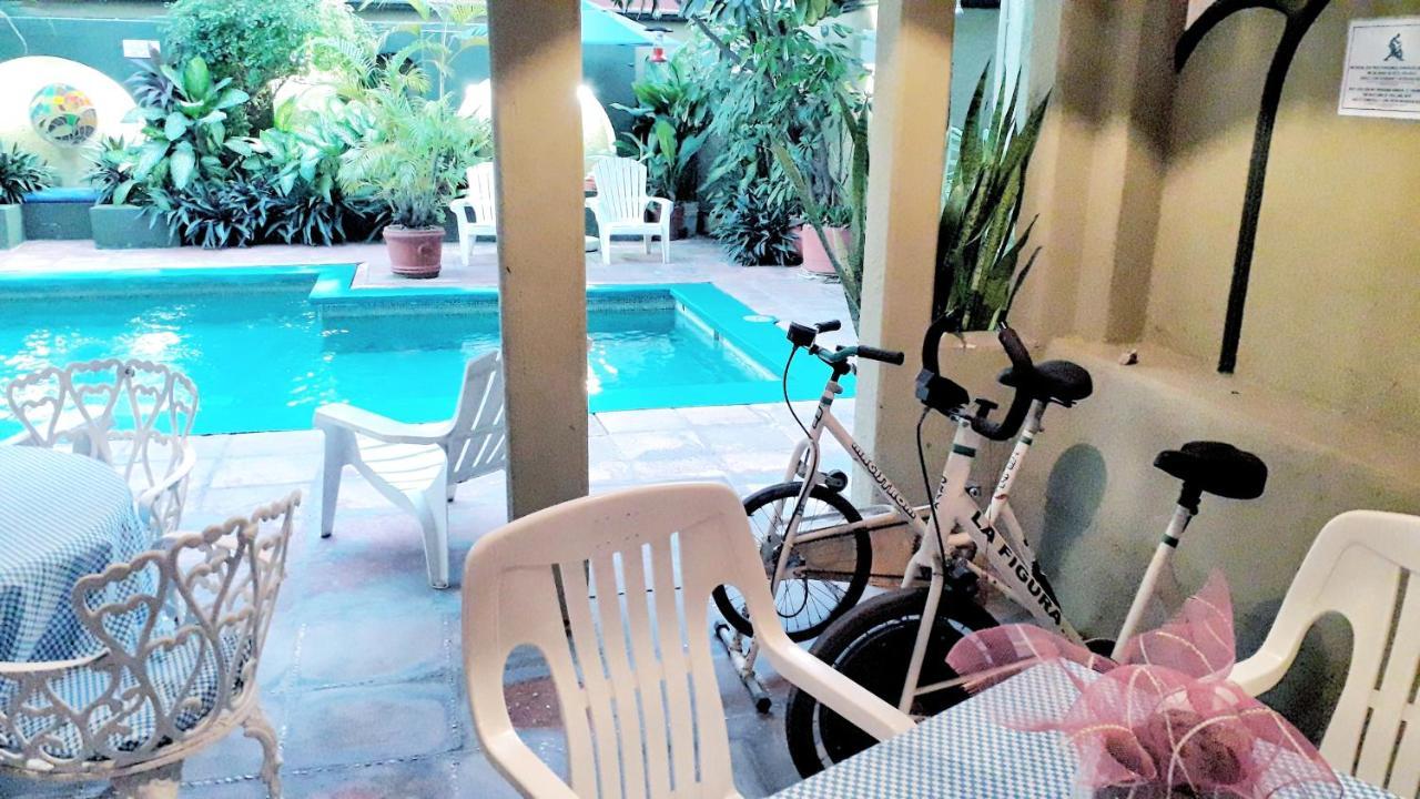 Solimar Inn Suites Zihuatanejo Exterior photo