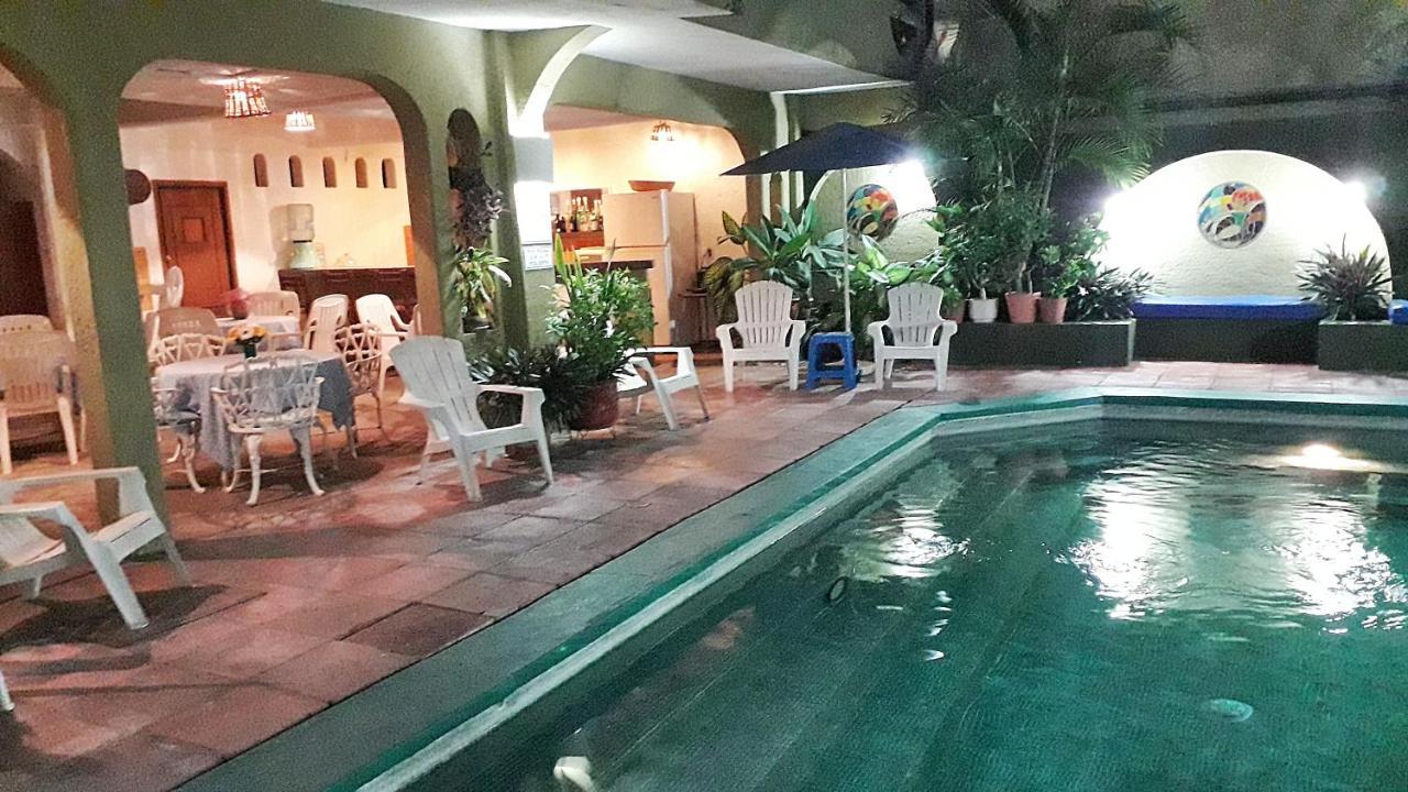 Solimar Inn Suites Zihuatanejo Exterior photo