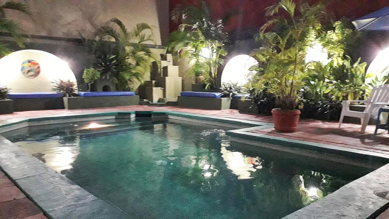 Solimar Inn Suites Zihuatanejo Exterior photo